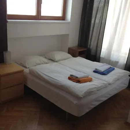 Penthouse In Vinohrady شقة براغ
